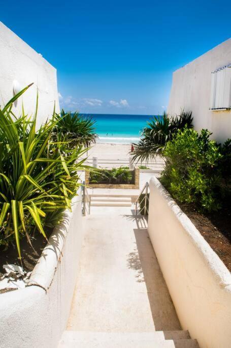 Ocean Front Villa Marlin, Best Location In Hotel Zone #109 Канкун Экстерьер фото