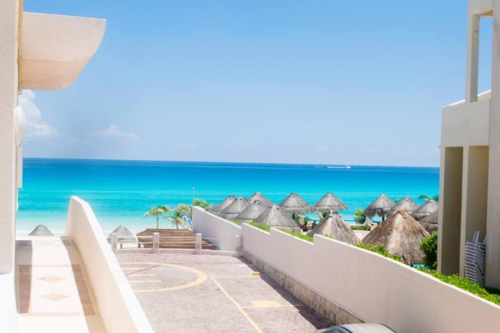 Ocean Front Villa Marlin, Best Location In Hotel Zone #109 Канкун Экстерьер фото